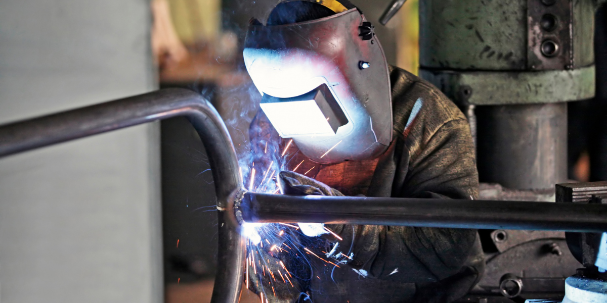 The Pros and Cons of Being a Traveling Welder